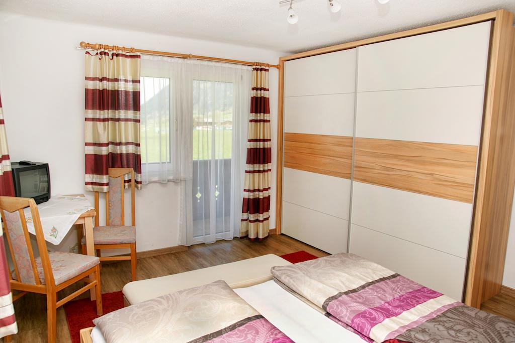 Haus Gabriela Hotel Иттер Стая снимка